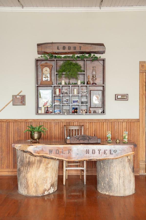 The Historic Wolf Hotel Ellinwood Extérieur photo