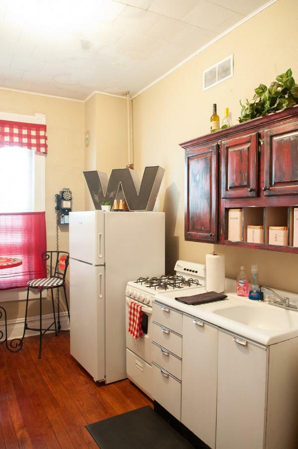 The Historic Wolf Hotel Ellinwood Extérieur photo